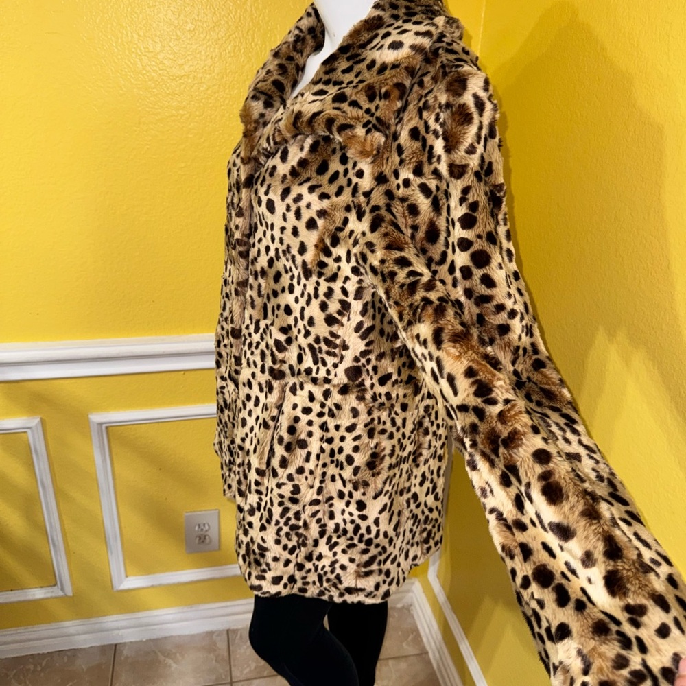 East 5th Animal Print Teddy Jacket - Picture 9 of 12